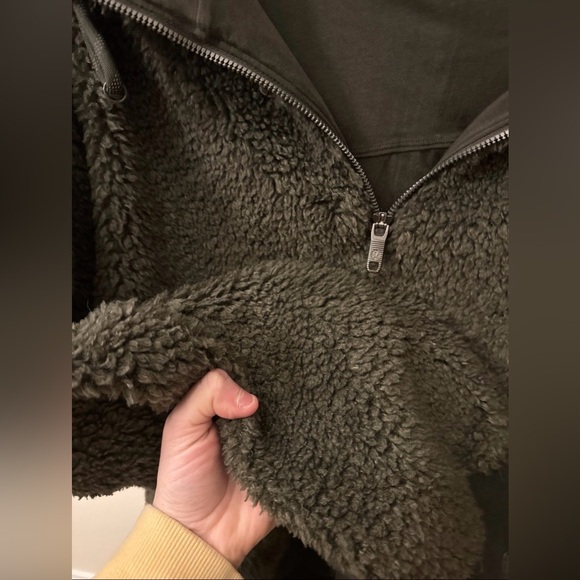 Lululemon Textured Fleece 1/2 Zip Dark Olive Size 10 - Picture 8 of 8
